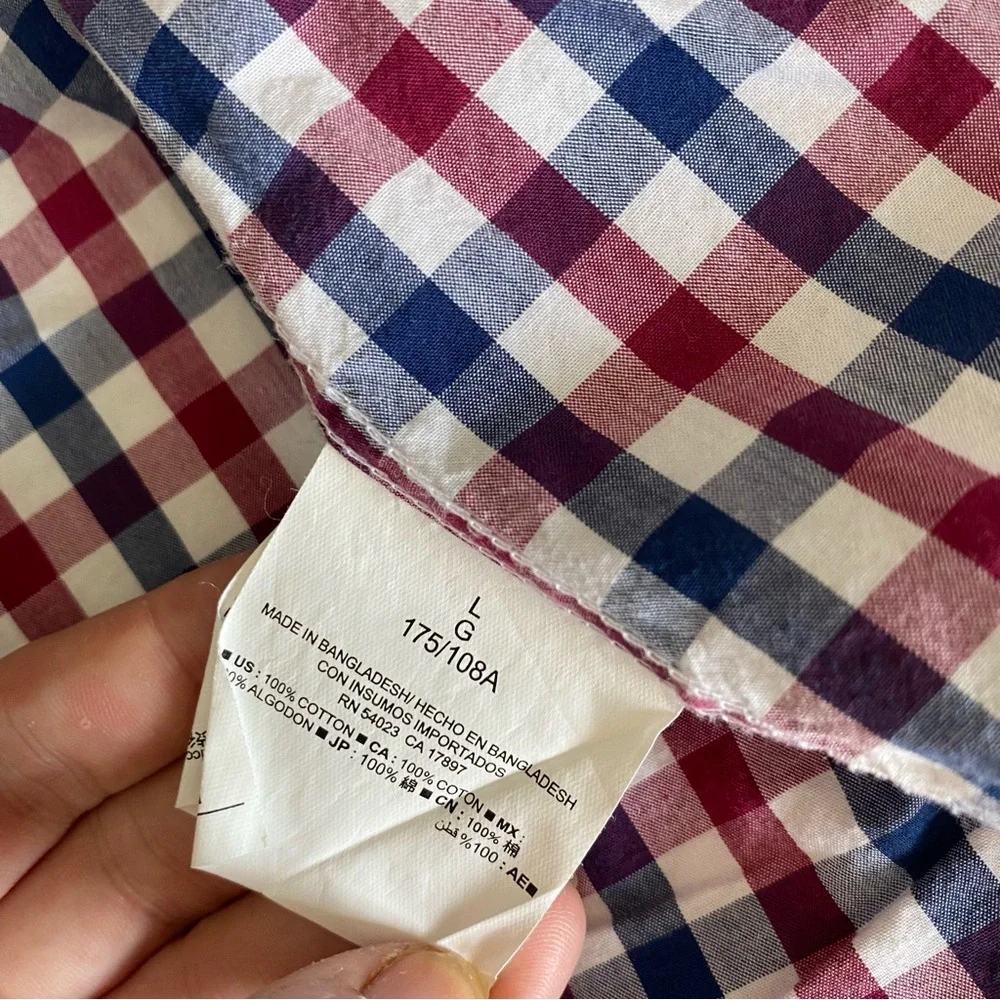 Old Navy the classic shirt button down slim fit boysenberry plaid Large